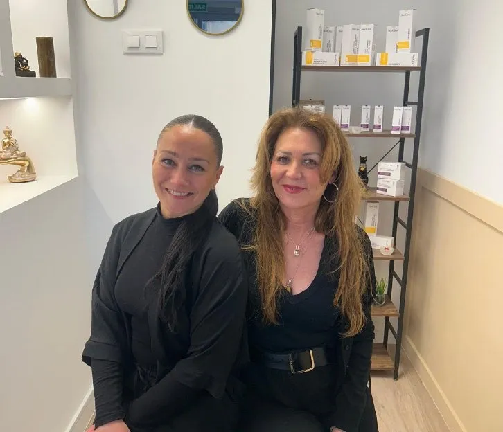 Especialista realizando diagnóstico personalizado en LEDEL