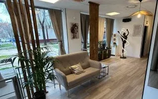 Sala de espera de Ledel Dermoestetica, centro de estética en Moratalaz Madrid